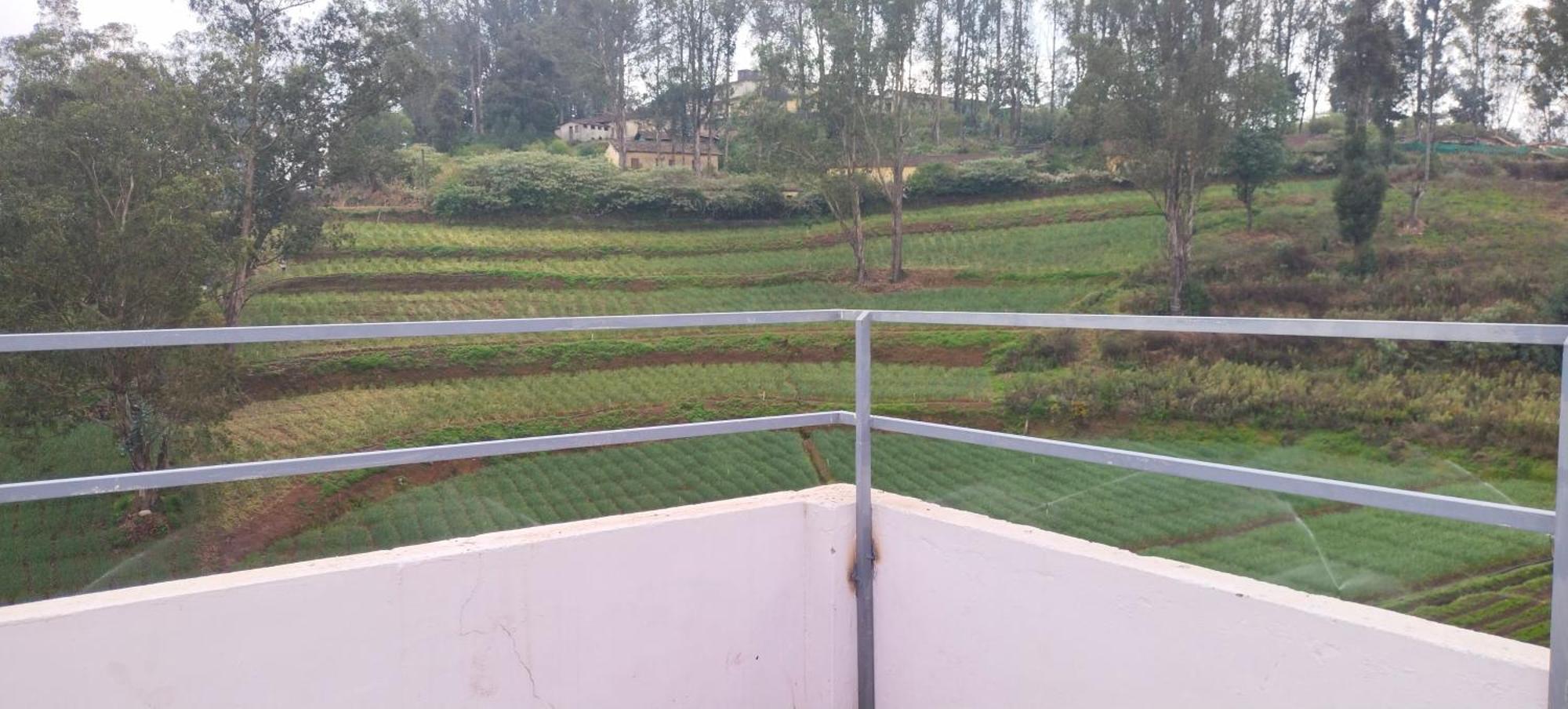 J J Homes Ooty Bagian luar foto